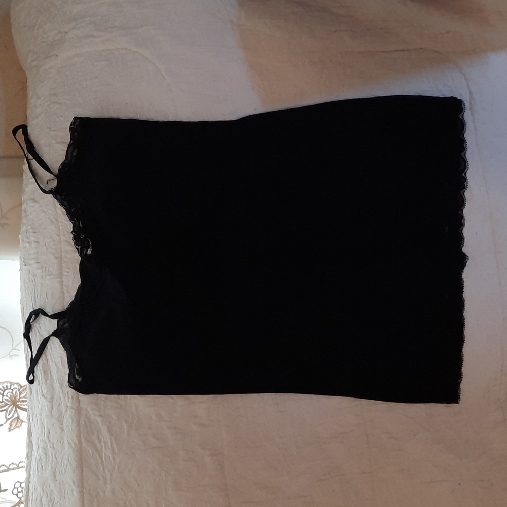 L Nobo Black Lace Trim Tank w Built In Bra